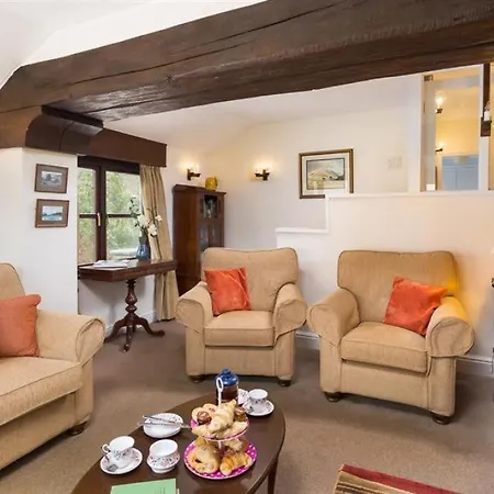 Thirlmere Cottage *